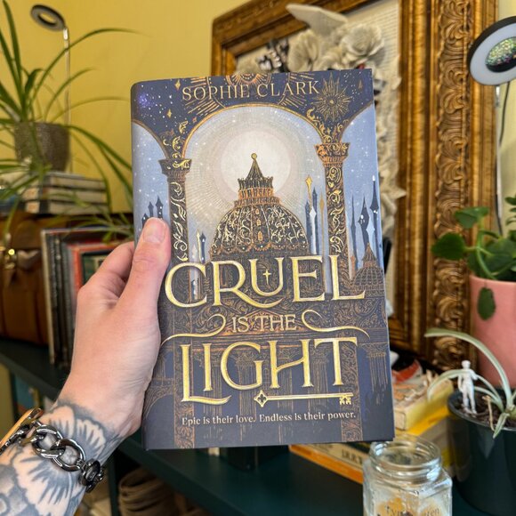 Cruel is the Light | FairyLoot Exclusive Edition - Picture 2 of 14